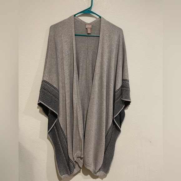 Chico’s Gray with Gray and Black print Trim Wrap. Size OS - Picture 1 of 5